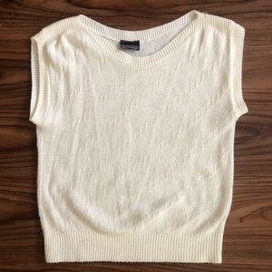 Cream XS sleeveless sweater